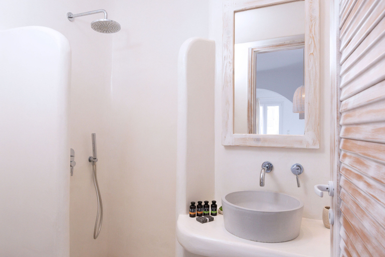 Bathroom 3, Naxos Sandastic, South Aegean