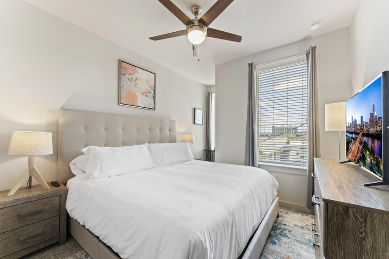 Room 3, Prime Soco Quaint 1BR King Suite w Pool Parking, Travis