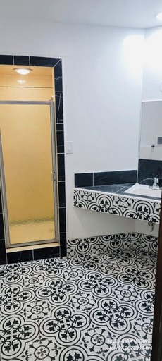 Bathroom, Wiebe Motel, San Benito