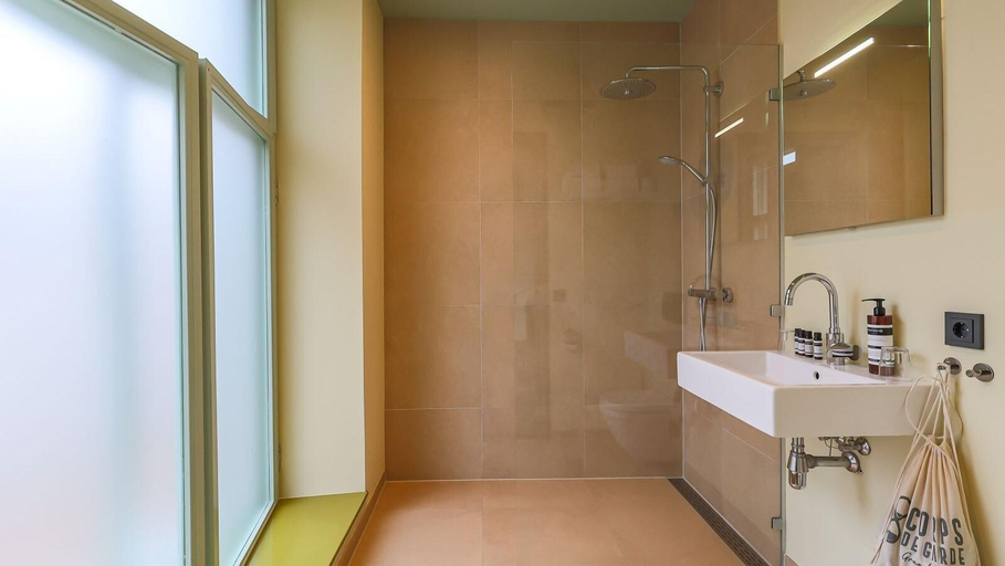 Bathroom 4, Hotel Corps de Garde, Groningen