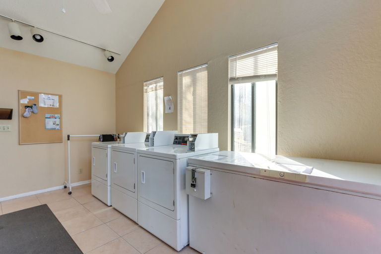 Bathroom 4, Condo w/ Community Pool & Boat Ramp in Osage Beach, Camden