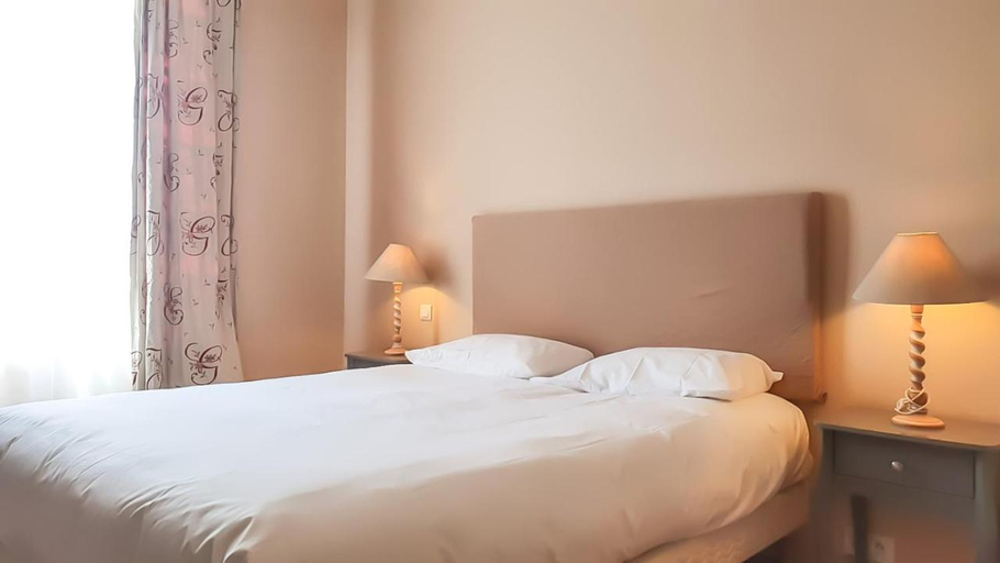 Bedroom, Logis Les Magnanarelles, Bouches-du-Rhône