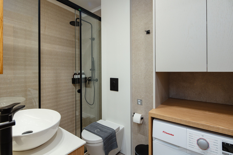 Bathroom 3, 7 City Luxury Apartments, Crete