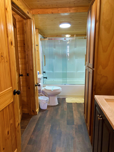 Bathroom 3, 1075 Marina Dr, Trinity