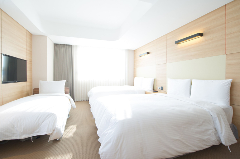 Bedroom 13