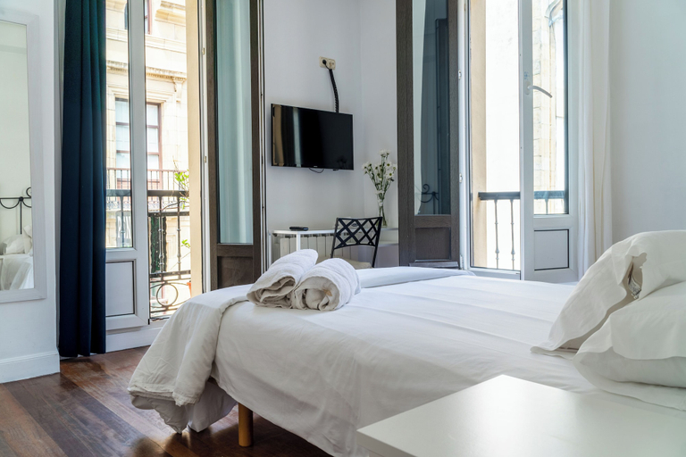 Bedroom 2, Pension Anne, Guipúzcoa