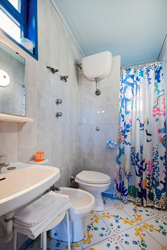 Bathroom 4, Villaggio Residence Nettuno, Napoli