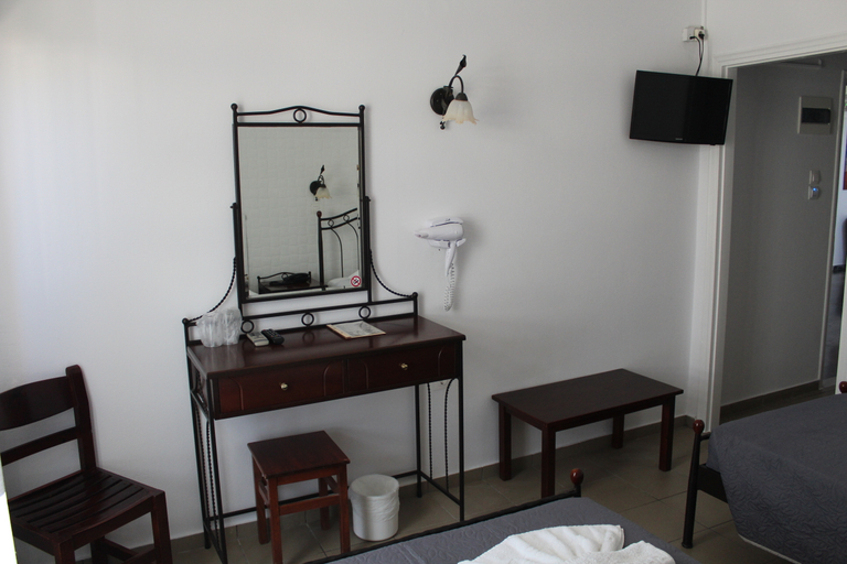 Bedroom 3, Nikolas Hotel, South Aegean