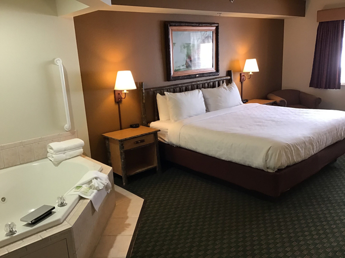 Bedroom 4, AmericInn by Wyndham Cody, Park