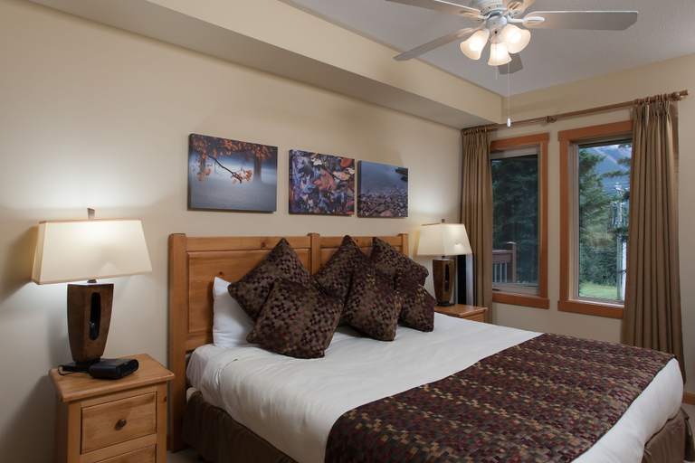 Bedroom 3, Lodges at Canmore, Division No. 15