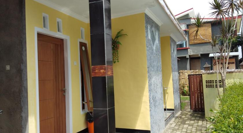 Exterior & Views 1, Kahan Penginapan, Malang