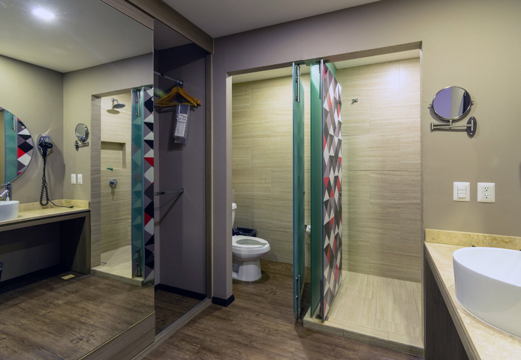Bathroom 4, Hotel Glow Point - Mulza, León