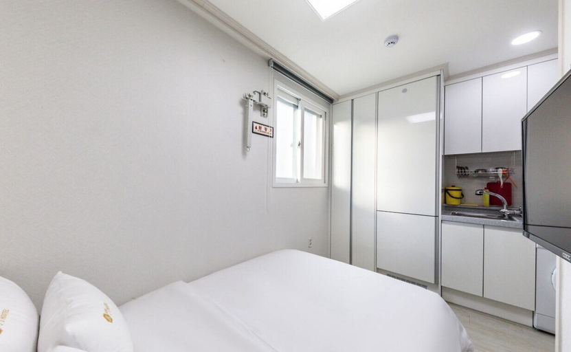 Bedroom 4, JS Hotel, Guro