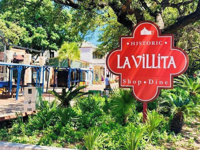 Others 5, Cozy and Lovely 2BR 2BA Apt#a Near Lively Downtown, Bexar