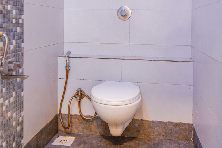 Bathroom, Fabhotel The Address, Nashik