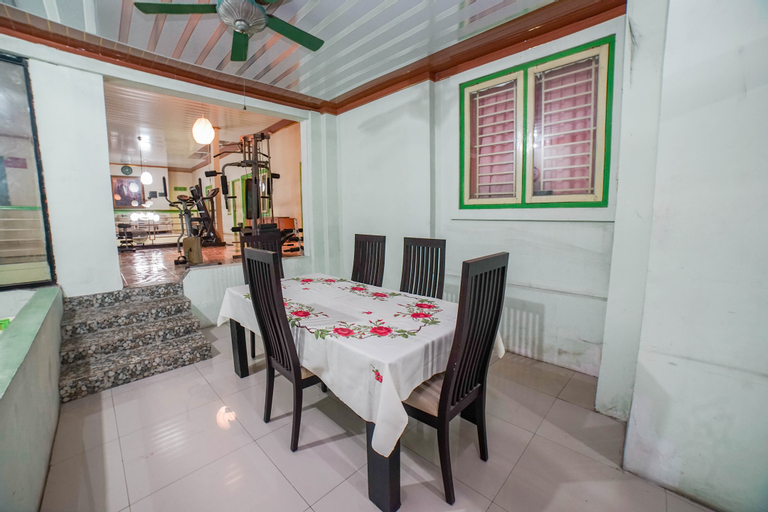 Dining Room, Guest House 37 Syariah by My Hospitality, Jakarta Selatan