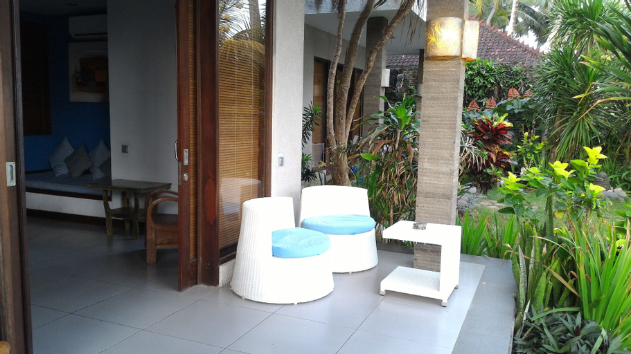 Exterior & Views 1
