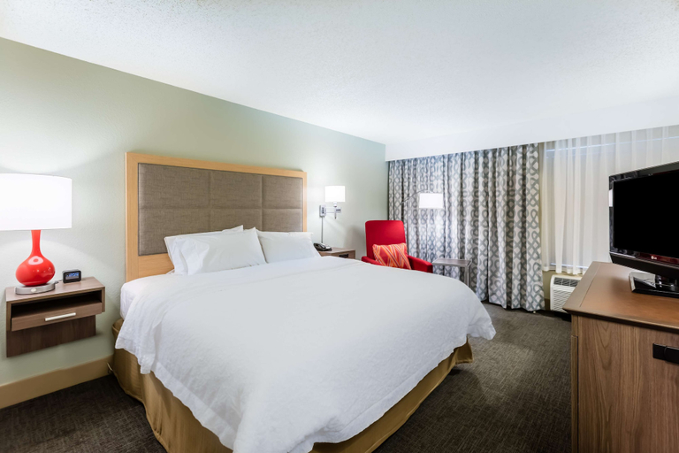 Bedroom 3, Hampton Inn Rochester-South, Olmsted