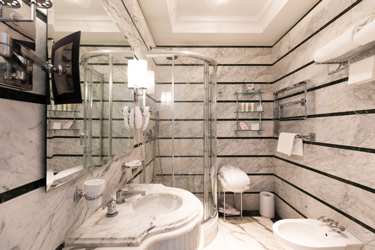Bathroom 5, La Ciliegina Lifestyle Hotel, Napoli