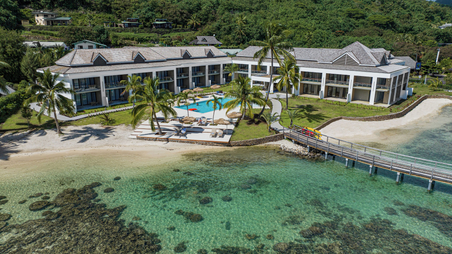 Exterior & Views 2, Cook's Bay Hotel and Suites