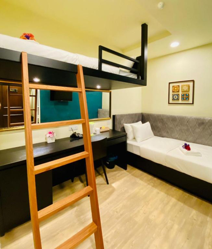 BISHOP HOTEL Room Type - Superior Twin (Non Window)
