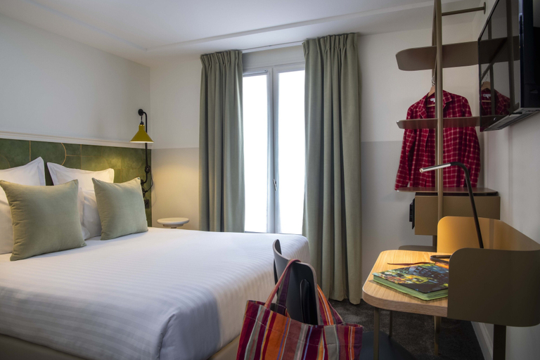 Bedroom 4, Hotel Des Mines, Paris