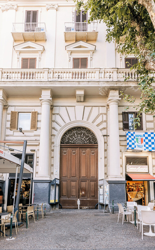 Exterior & Views 2, GENTILE SUITE & SPA VOMERO, Napoli