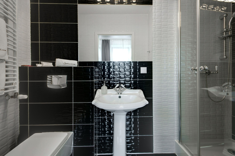 Bathroom 4, Zamkowa 15 Apartments, Kraków City