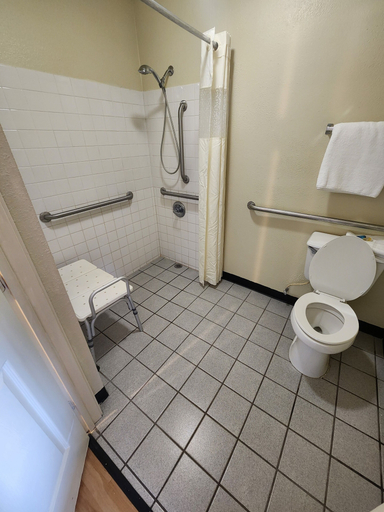 Bathroom 4, Super 8 by Wyndham West Memphis, Crittenden