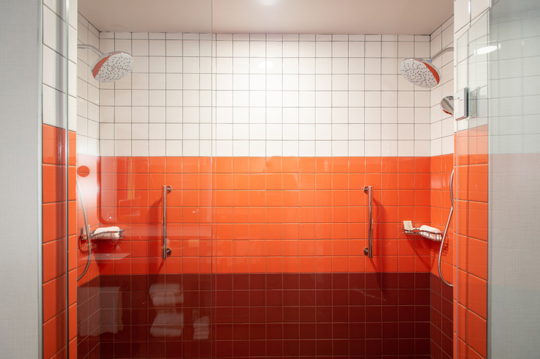 Bathroom 4, Hotel Indigo MADISON DOWNTOWN by IHG, Dane