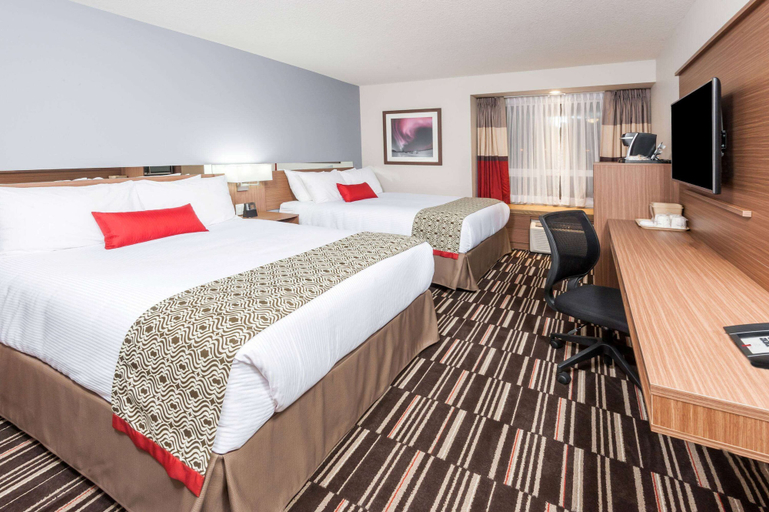 Bedroom 3, Microtel Inn & Suites By Wyndham Fort St John, Peace River