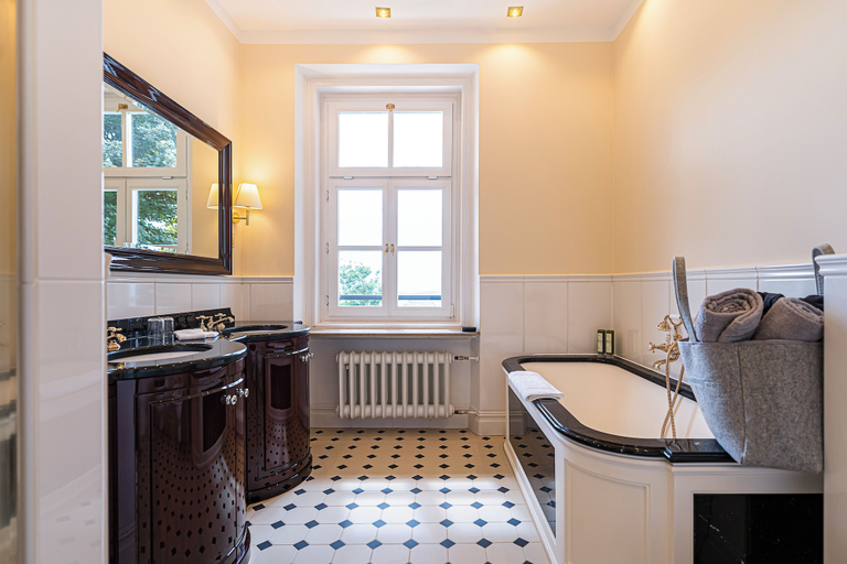 Bathroom 4, Robenstein Hotel & SPA - Villa, Regen