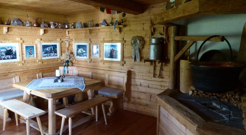 Others 4, Haus Weinacht, Liezen