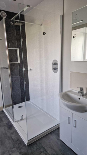 Bathroom 4, The Abbotsford, Stirling