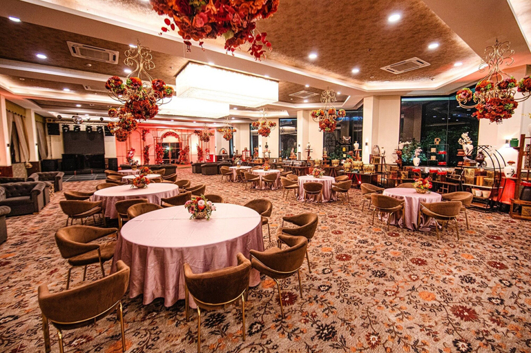Food & Drinks 4, Fabhotel Prime Luxera, Delhi