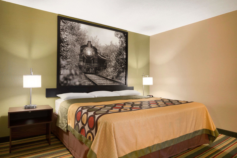 Bedroom 3, Super 8 by Wyndham Rantoul, Champaign