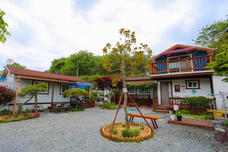 Others 3, Taean (Anmyeondo) Gold House Pension, Taean