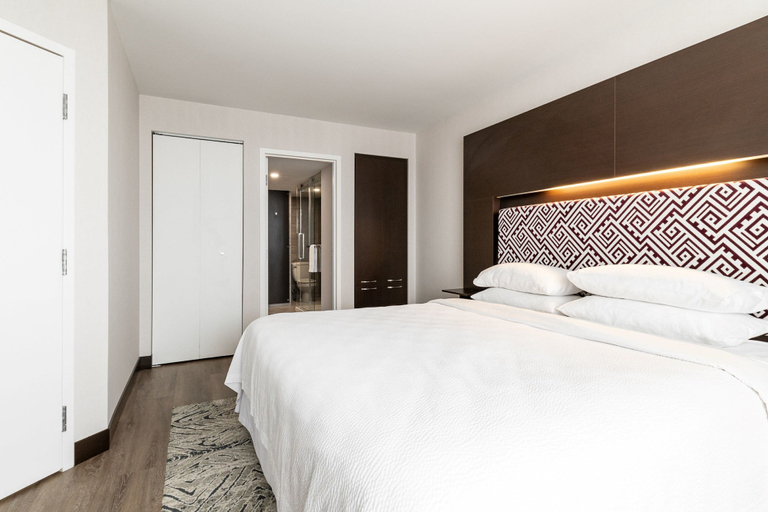 Bedroom 3, Four Points by Sheraton Levis Convention Centre, Desjardins