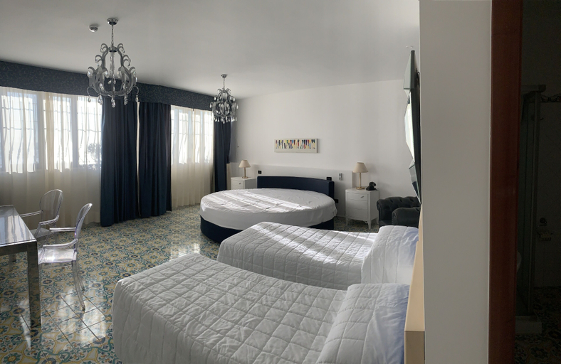 Bedroom 4, Grand Hotel La Playa, Latina