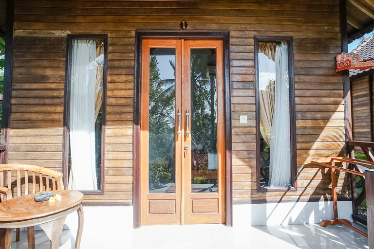 Exterior & Views 11