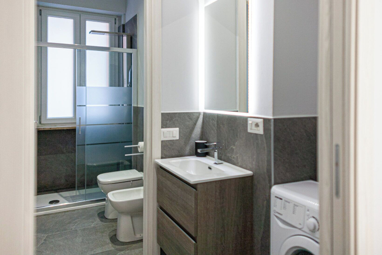 Bathroom 2, BnButler - Pergolesi 6, Milano