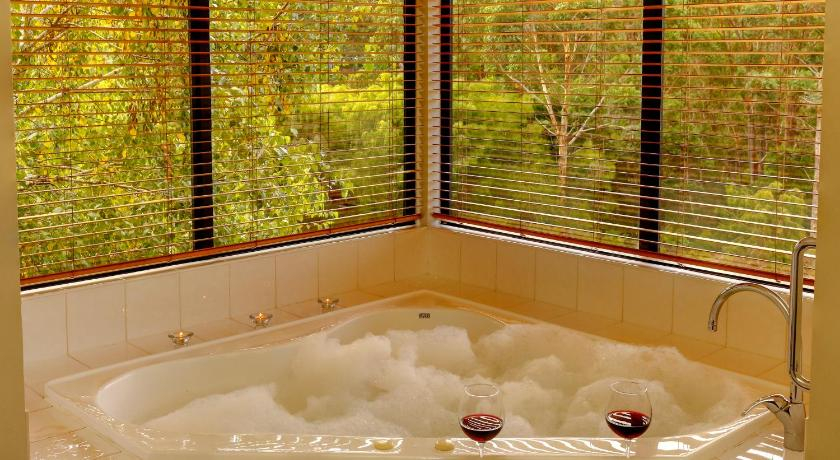 Bedroom 3, Rainbow Trail Chalets, Manjimup