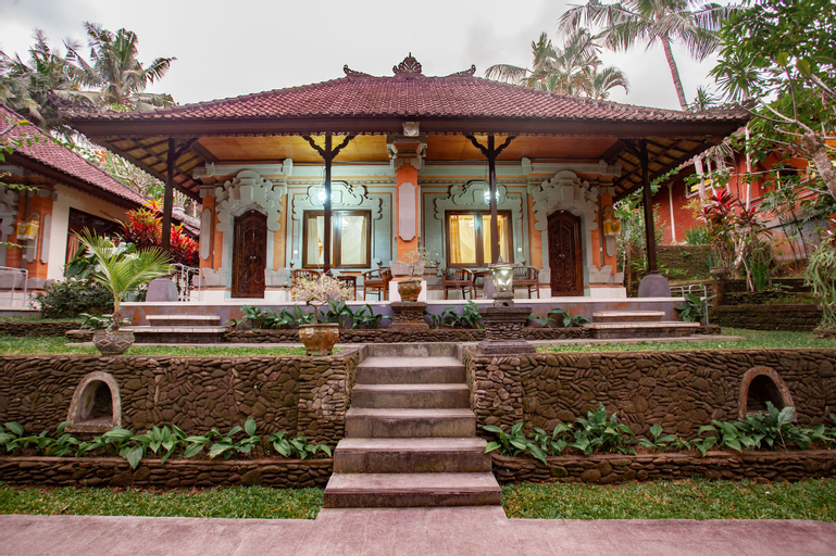Exterior & Views 1