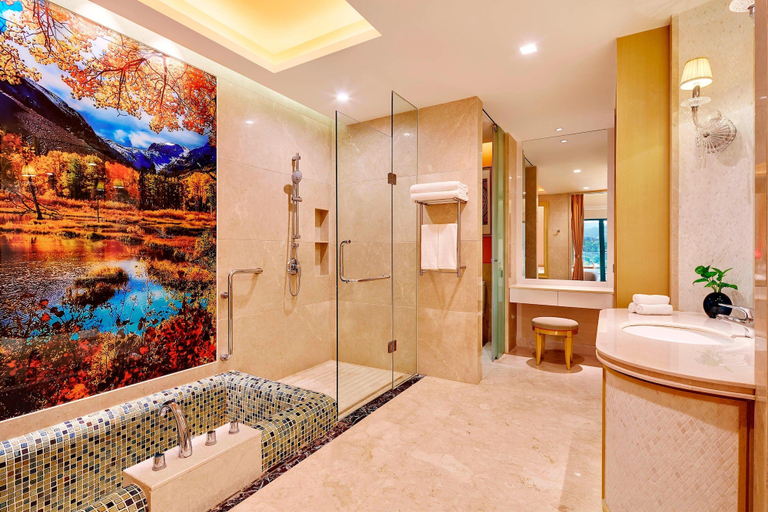Bathroom 4, Four Points By Sheraton Heyuan Resort, Heyuan