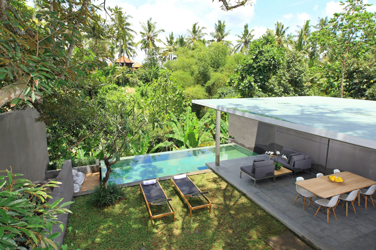Exterior & Views 1