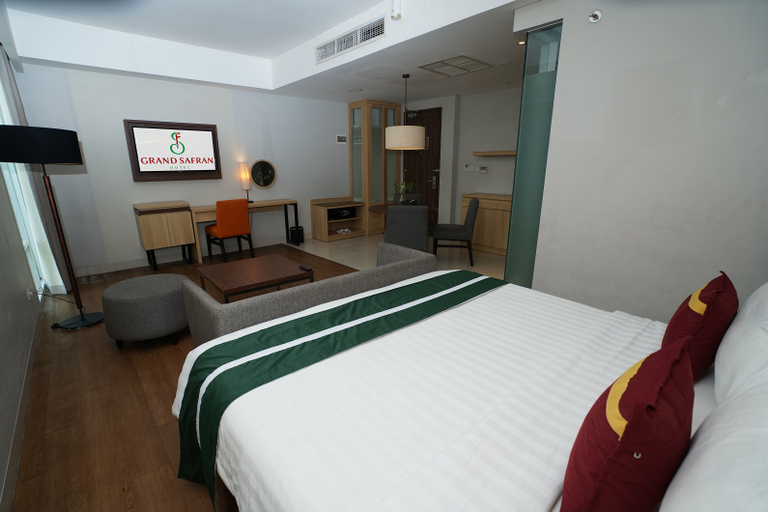 Bedroom 3, GRAND SAFRAN HOTEL, Pangkalpinang