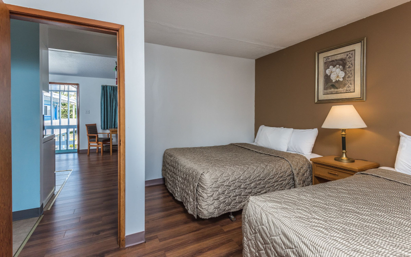 Bedroom 3, The Bluebird Motel, Nanaimo