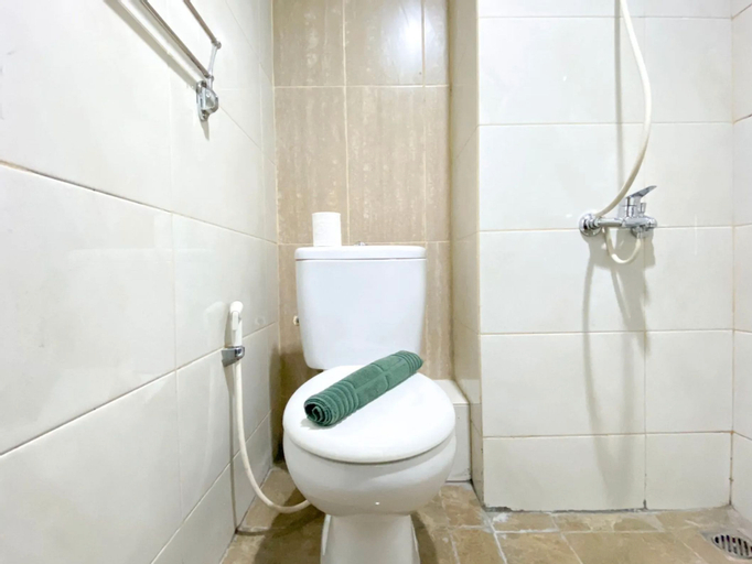 Bathroom 13