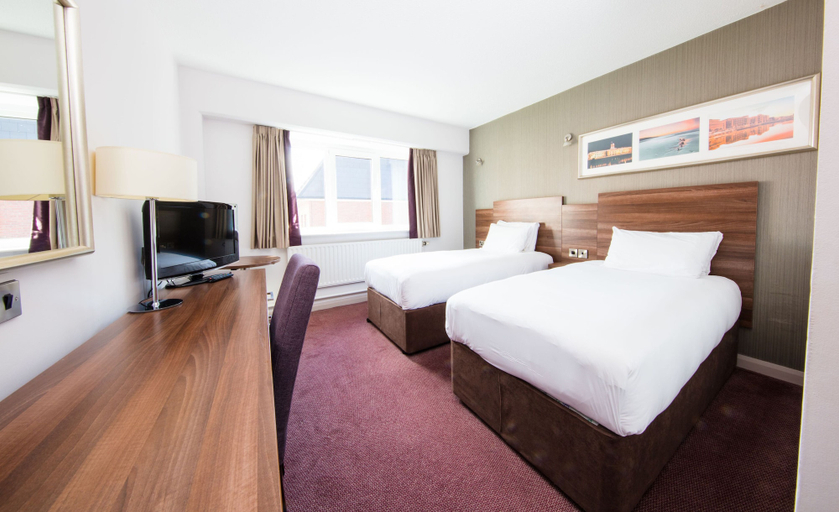 Bedroom 2, Leonardo Hotel Cork