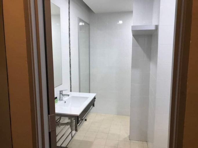 Bedroom 13
